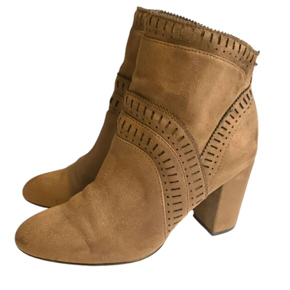 ISOLA ANKLE BOOTS Womens 6.5 Evoda Taupe Suede Laser Cut Pinked Edge Bootie - Picture 2 of 14